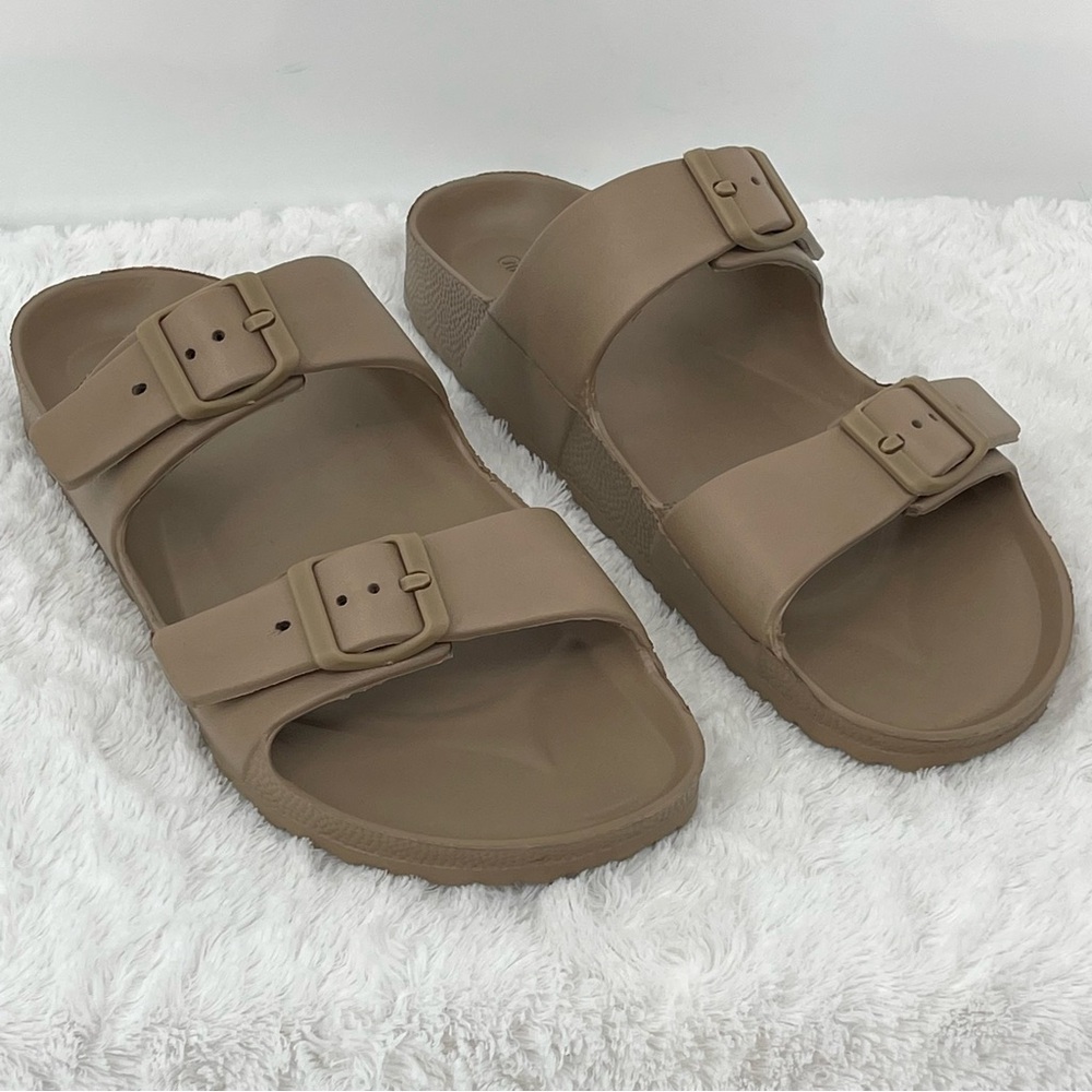 GOODFELLOW & CO.  Tan Slide Sandals MENS SIZE 13